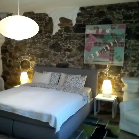 アパート Donaustrand Bergern